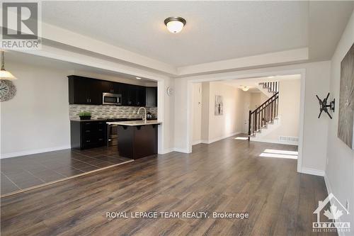 507 Foxlight Circle, Ottawa, ON - Indoor Photo Showing Kitchen