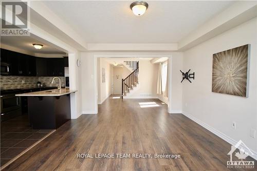 507 Foxlight Circle, Ottawa, ON - Indoor Photo Showing Kitchen