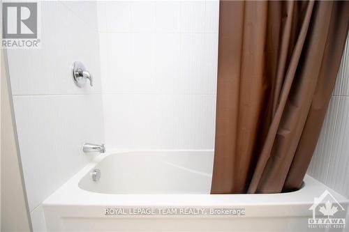 507 Foxlight Circle, Ottawa, ON - Indoor Photo Showing Bathroom
