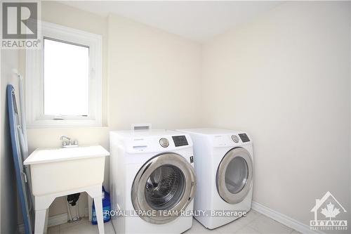 507 Foxlight Circle, Ottawa, ON - Indoor Photo Showing Laundry Room