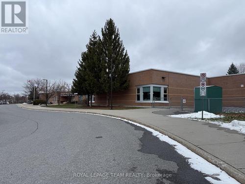 507 Foxlight Circle, Ottawa, ON - Outdoor