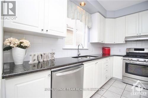 135 Stoneway Drive, Ottawa, ON - Indoor Photo Showing Kitchen With Double Sink