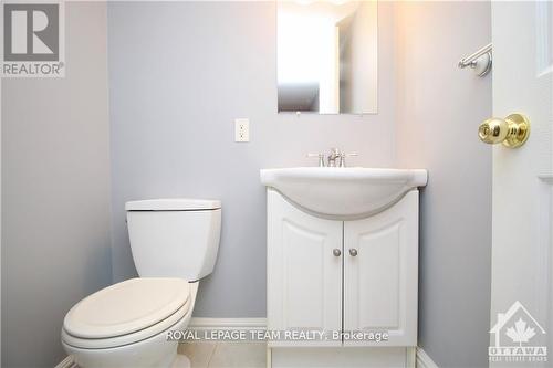 135 Stoneway Drive, Ottawa, ON - Indoor Photo Showing Bathroom