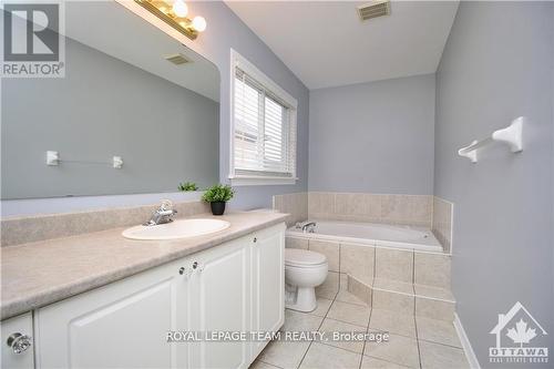 135 Stoneway Drive, Ottawa, ON - Indoor Photo Showing Bathroom