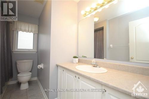 135 Stoneway Drive, Ottawa, ON - Indoor Photo Showing Bathroom