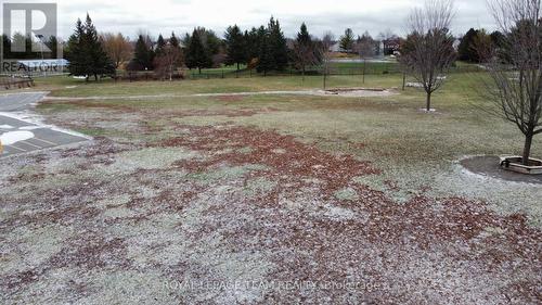 135 Stoneway Drive, Ottawa, ON - Outdoor