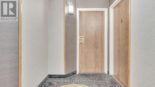 2009 - 550 Webb Drive, Mississauga, ON - Indoor Photo Showing Other Room