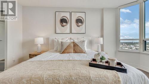 2009 - 550 Webb Drive, Mississauga, ON - Indoor Photo Showing Bedroom