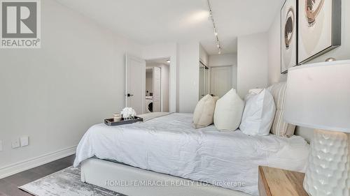 2009 - 550 Webb Drive, Mississauga, ON - Indoor Photo Showing Bedroom
