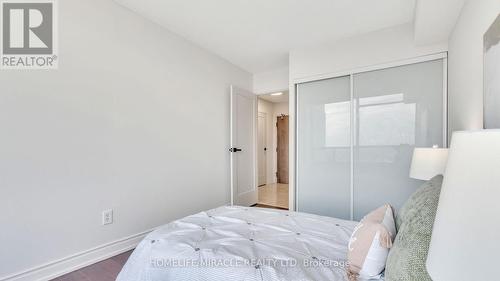 2009 - 550 Webb Drive, Mississauga, ON - Indoor Photo Showing Bedroom