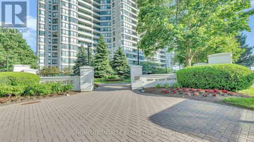 2009 - 550 Webb Drive, Mississauga, ON - Outdoor