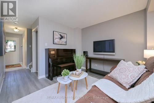 8 Oleander Crescent, Brampton, ON - Indoor