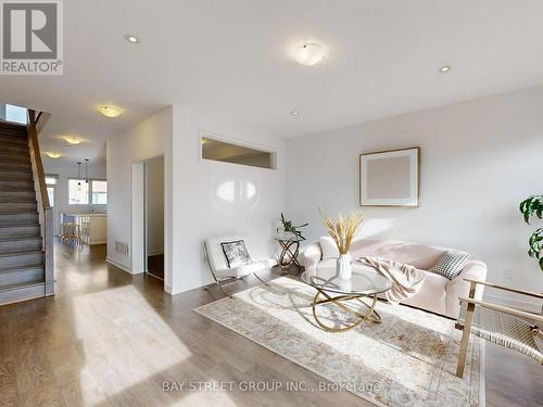 219 Huguenot Road, Oakville, ON - Indoor