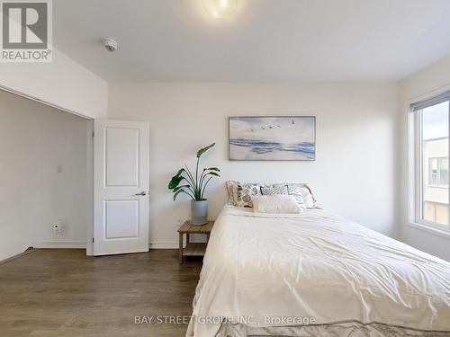 219 Huguenot Road, Oakville, ON - Indoor Photo Showing Bedroom