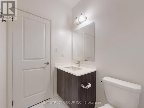 219 Huguenot Road, Oakville, ON - Indoor Photo Showing Bathroom