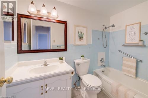 503 - 8 Woodman Drive S, Hamilton, ON - Indoor Photo Showing Bathroom