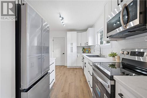 78 Mathew Street, Sudbury, ON - Indoor Photo Showing Kitchen