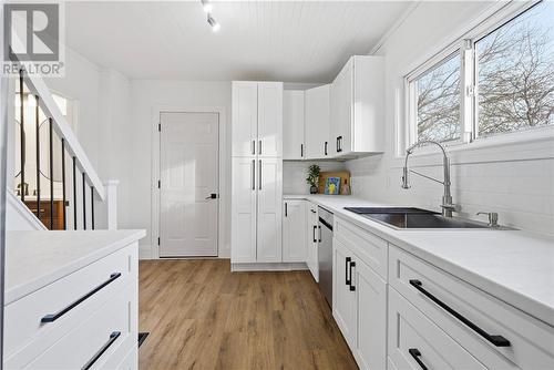 78 Mathew Street, Sudbury, ON - Indoor Photo Showing Kitchen