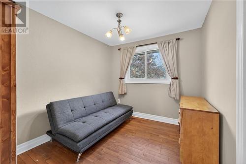 15 Rodney Street, Barrie, ON - Indoor