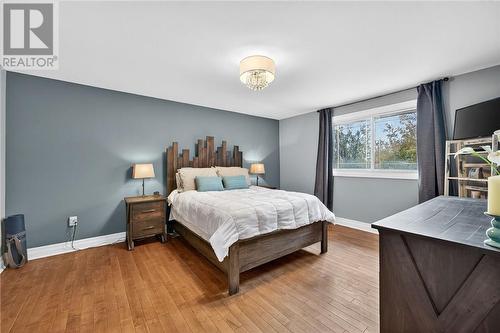 15 Rodney Street, Barrie, ON - Indoor Photo Showing Bedroom