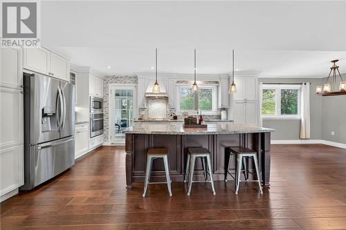 15 Rodney Street, Barrie, ON - Indoor Photo Showing Kitchen With Upgraded Kitchen
