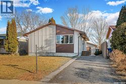 330 Smallwood CRESCENT  Saskatoon, SK S4L 4S5
