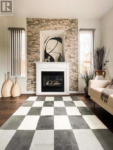 101 Grand Oak Drive, Richmond Hill, ON - Indoor Photo Showing Living Room With Fireplace