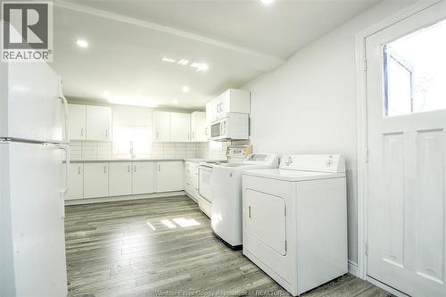 3076 Sandwich, Windsor, ON - Indoor Photo Showing Laundry Room