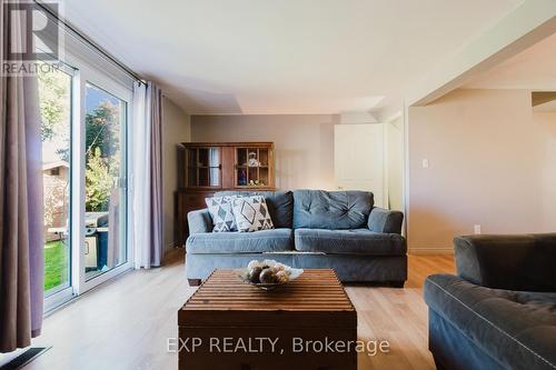 36 Nautical Road, Brantford, ON - Indoor Photo Showing Living Room