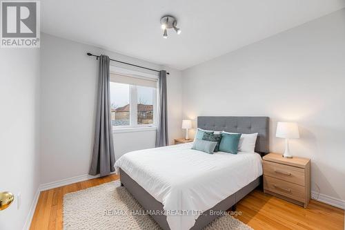 17 Oceanview Street, Richmond Hill, ON - Indoor Photo Showing Bedroom