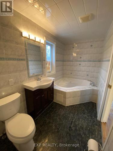 612 Romaine Street, Peterborough, ON - Indoor Photo Showing Bathroom