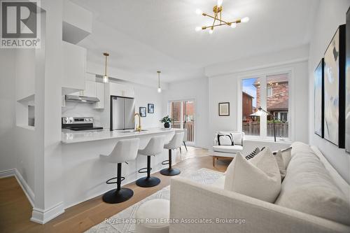 580 Courtney Valley Road, Mississauga, ON - Indoor