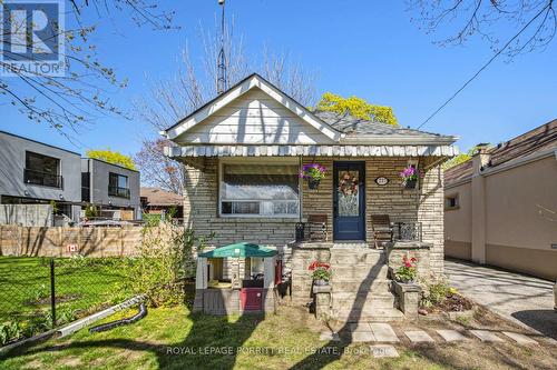 217 ALDERBRAE AVENUE  Toronto, ON M8W 4K4