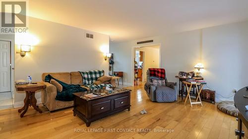 505456 Highway 89 Highway, Amaranth, ON - Indoor Photo Showing Living Room