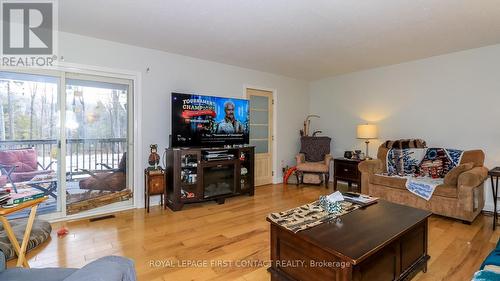 505456 Highway 89 Highway, Amaranth, ON - Indoor Photo Showing Living Room
