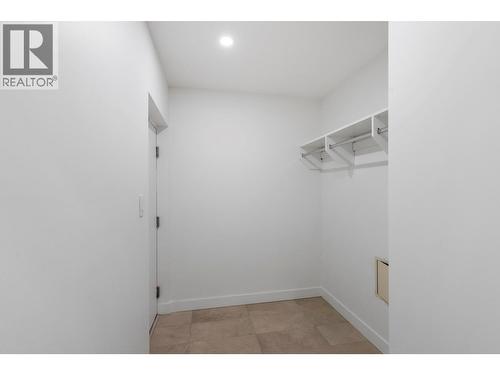 3352 Richter Street, Kelowna, BC - Indoor