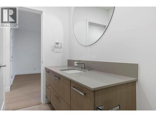 3352 Richter Street, Kelowna, BC - Indoor Photo Showing Bathroom