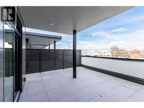 3352 Richter Street, Kelowna, BC - Outdoor With Exterior