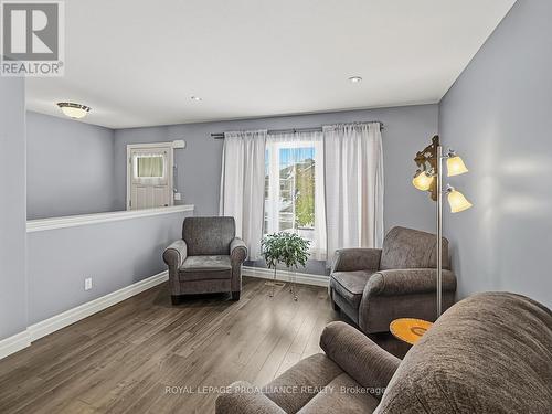 8 Tessa Boulevard, Belleville (Belleville Ward), ON - Indoor Photo Showing Living Room
