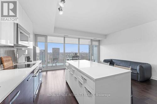 1908 - 111 Champagne Avenue S, Ottawa, ON - Indoor Photo Showing Kitchen With Upgraded Kitchen
