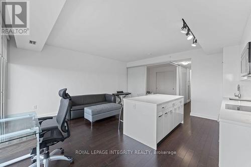 1908 - 111 Champagne Avenue S, Ottawa, ON - Indoor