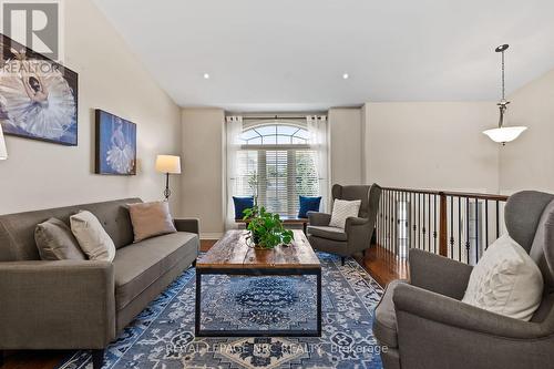 8710 Milomir Street, Niagara Falls, ON - Indoor Photo Showing Living Room