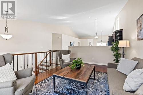 8710 Milomir Street, Niagara Falls, ON - Indoor Photo Showing Living Room