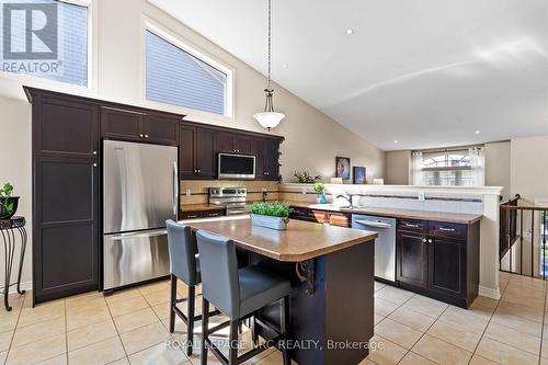 8710 Milomir Street, Niagara Falls, ON - Indoor Photo Showing Kitchen With Stainless Steel Kitchen