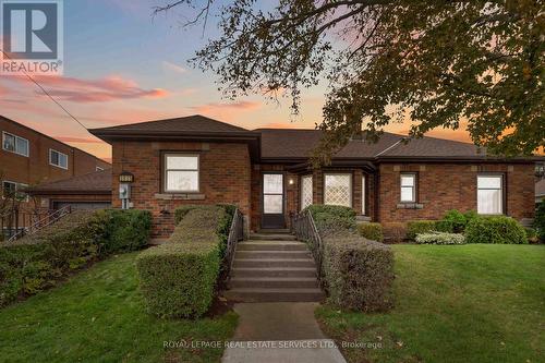 3835 Main Street, Niagara Falls, ON - Outdoor