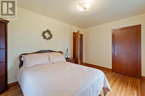 3835 Main Street, Niagara Falls, ON - Indoor Photo Showing Bedroom
