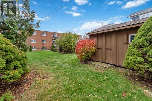 3835 Main Street, Niagara Falls, ON - Outdoor