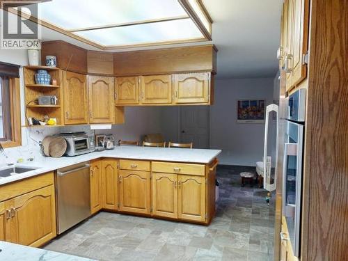 5084 Leaper Road, Texada Island, BC - Indoor Photo Showing Kitchen
