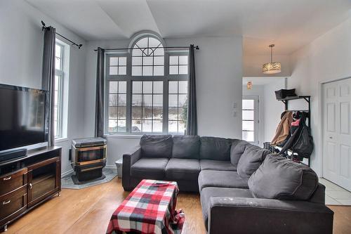Living room - 226 8E-Et-9E-Rang O., Sainte-Gertrude-Manneville, QC - Indoor Photo Showing Living Room