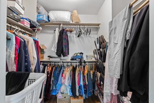 112-1201 Cameron Avenue, Kelowna, BC - Indoor With Storage